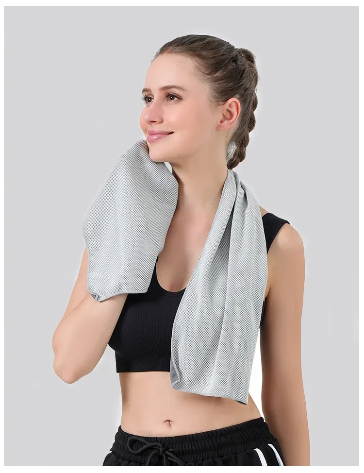 新しいマイクロファイバータオル スポーツ用速乾キャンプタオル - Camp Towel Microfiber のレビューと価格